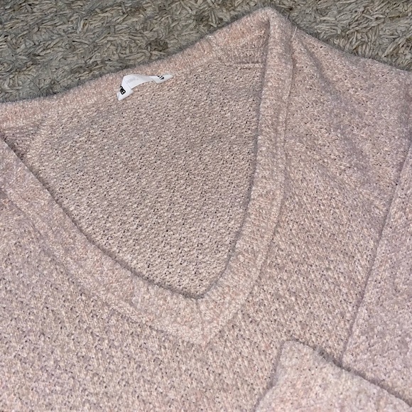 Light pink/tan long sleeve - Picture 1 of 3